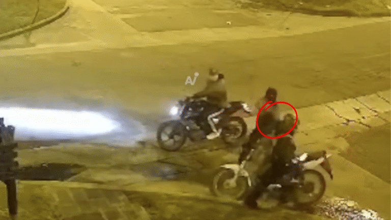 Salvado por el Casco: Intentan Robarle y Recibe Disparo en la Cabeza