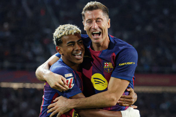 Lamine Yamal y Robert Lewandowski